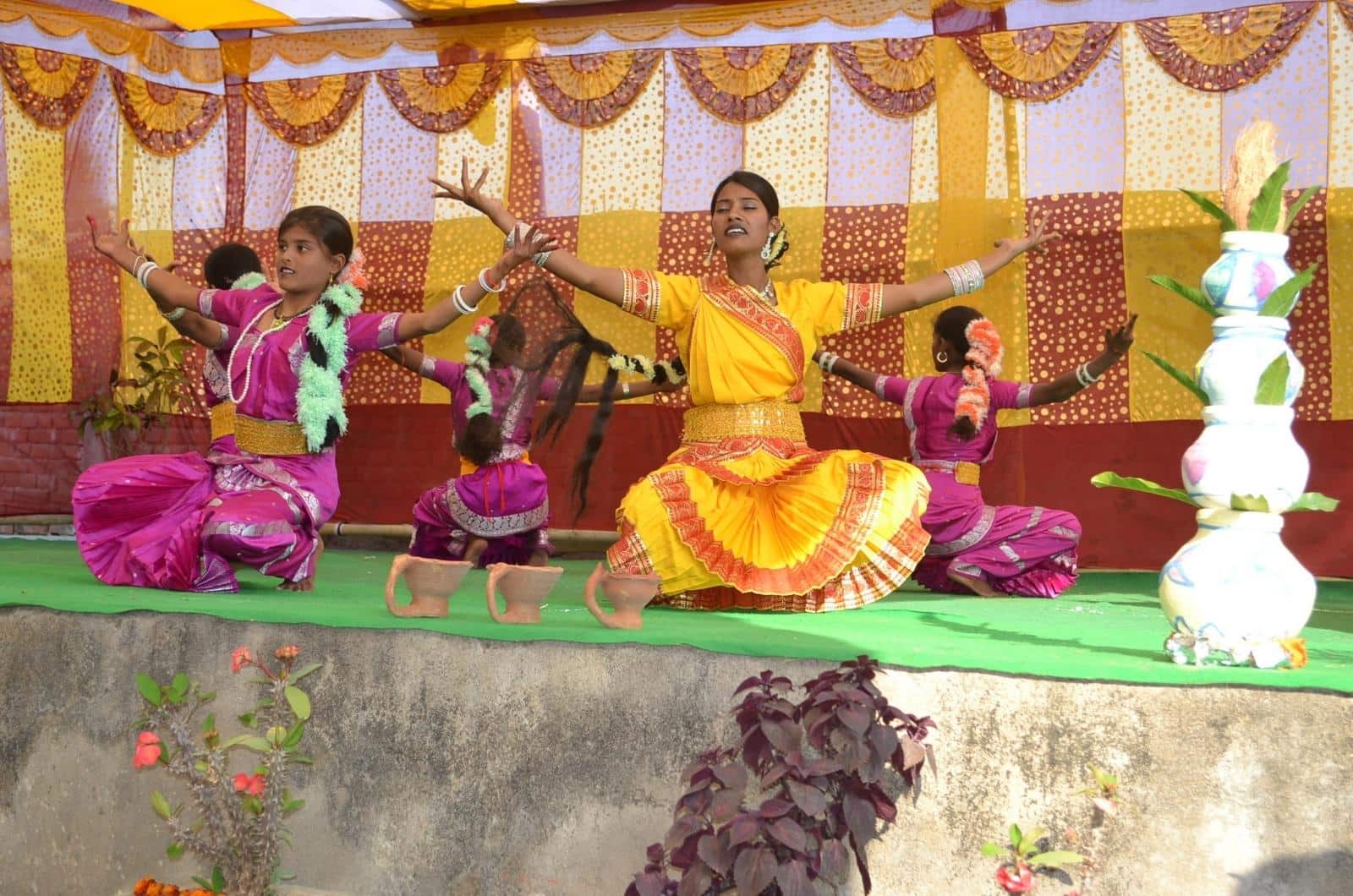 Students Perform Traditional Dance